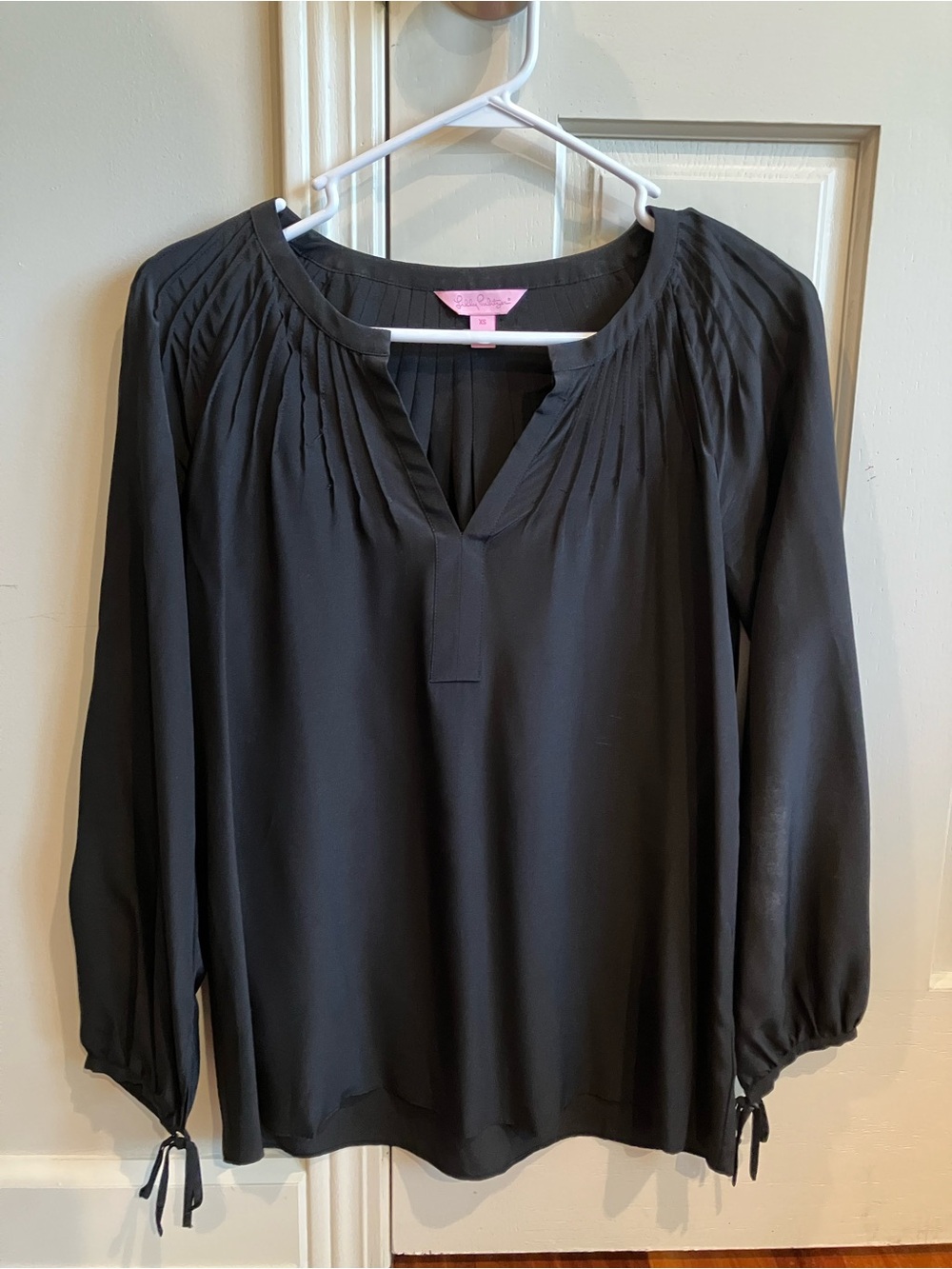 Lilly Pulitzer Black Pleated V-Neck Blouse Size XS
